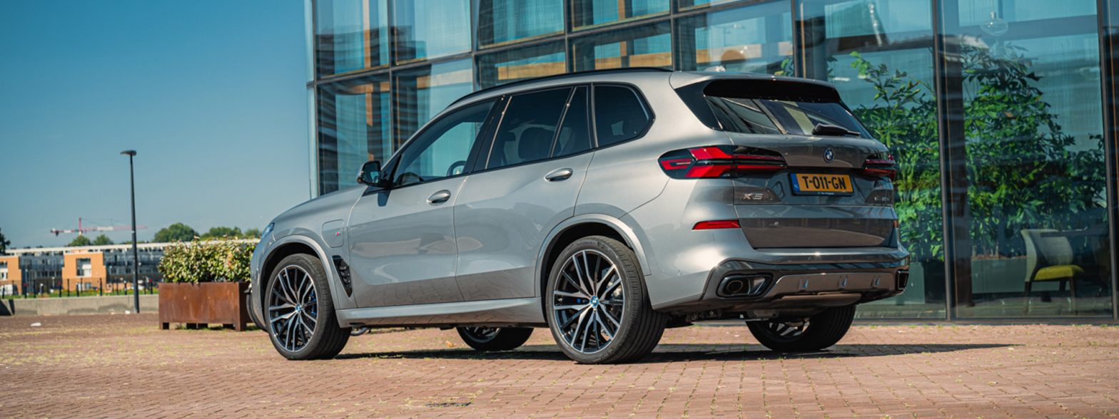 De BMW X5 Hybride en BMW X5 Occasions: Luxe, kracht en duurzaamheid.